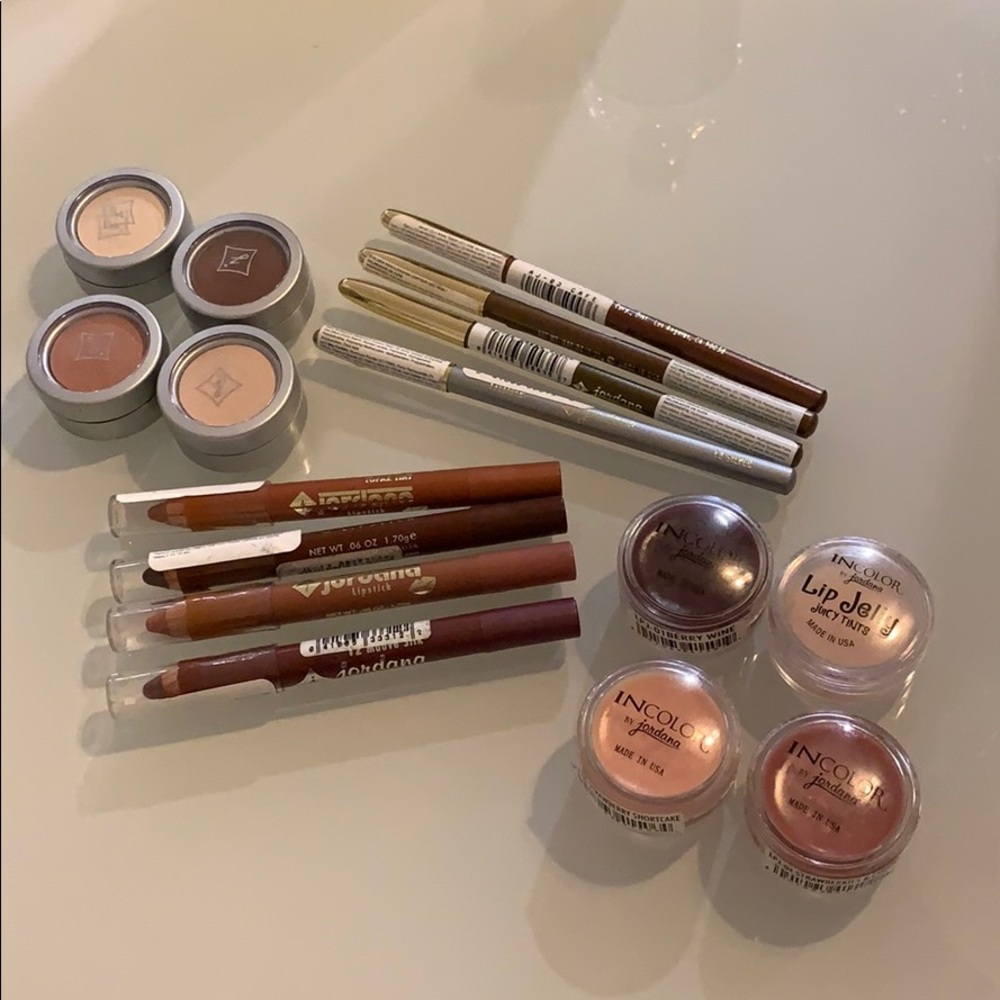 Jordana make-up grab bag